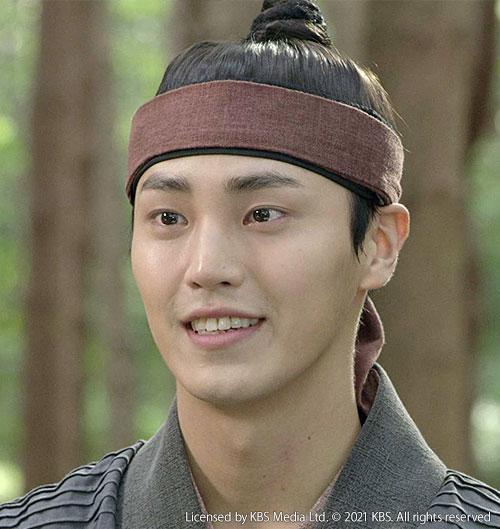 ソン・イボム役：イ・テファン