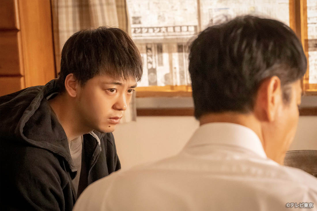 ペルソナの密告 ３つの顔をもつ容疑者