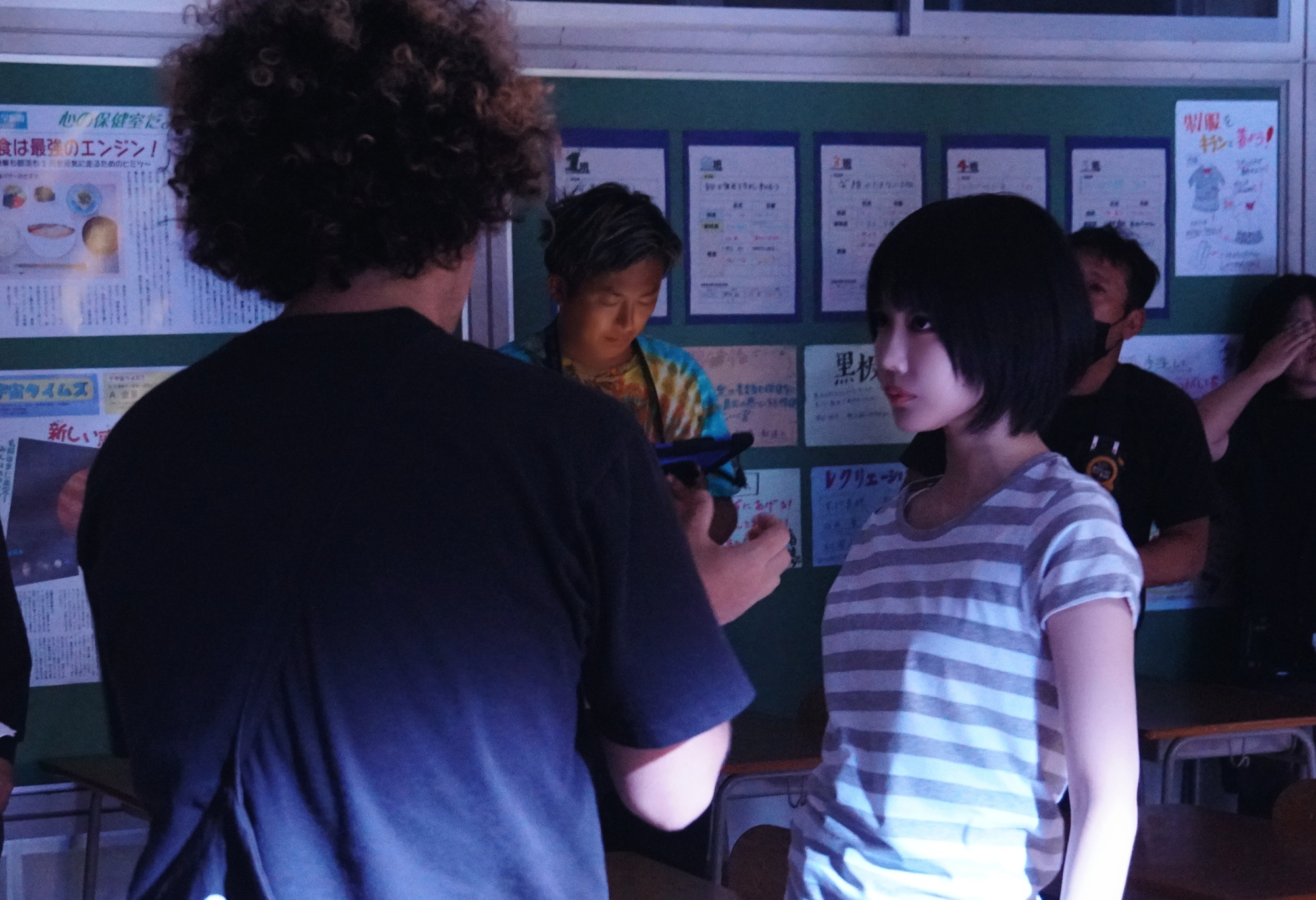 鈴木福&times;あの「惡の華」衝撃の&ldquo;教室ぐちゃぐちゃシーン&rdquo;撮影現場に潜入！深夜の教室で墨汁が舞う！？