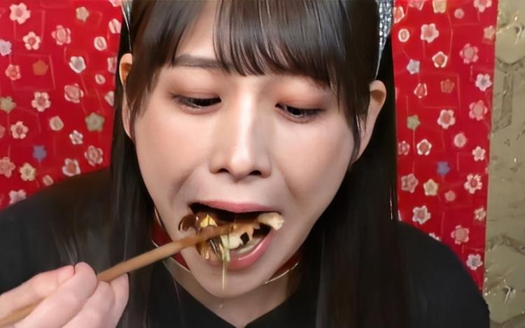総重量4．5kg＞美女プロレスラーが巨大お好み焼きタワー爆食！：デカ