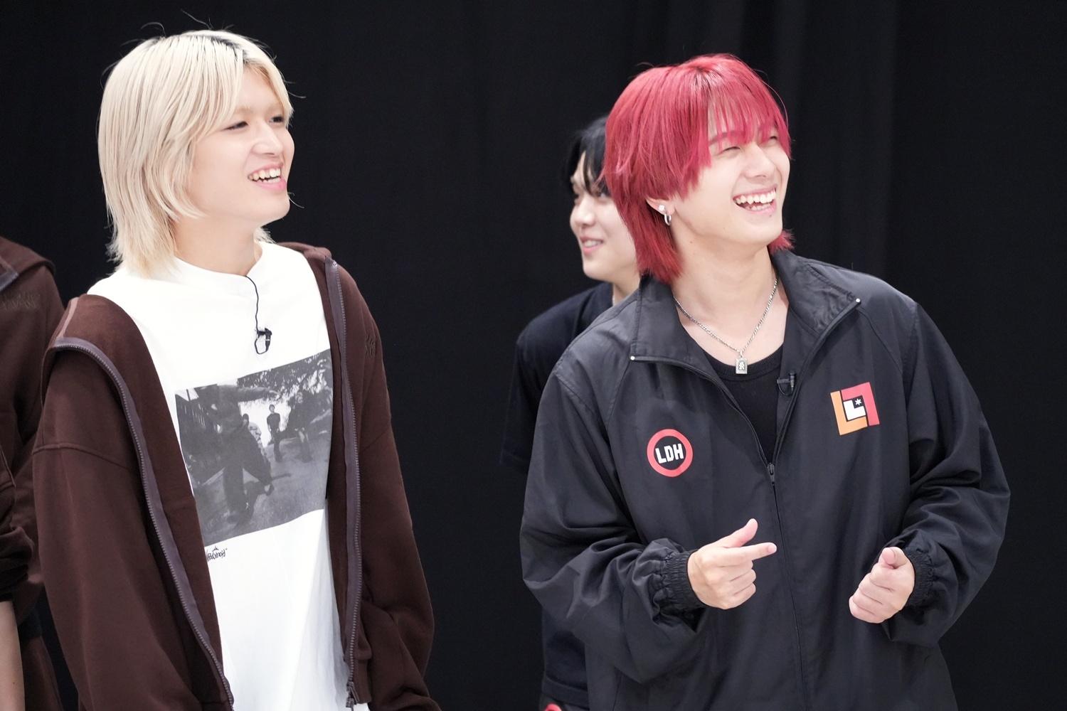 M！LK「好きすぎて滅！」でサイリウムパフォーマンス！光&times;ダンスの融合で魅せる
