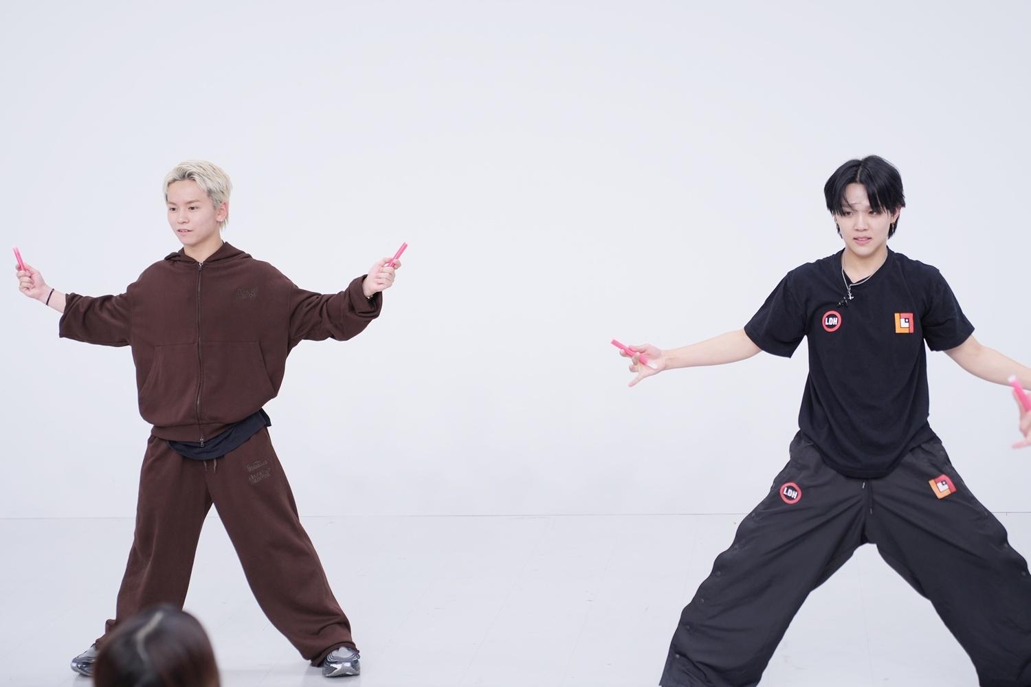 M！LK「好きすぎて滅！」でサイリウムパフォーマンス！光&times;ダンスの融合で魅せる