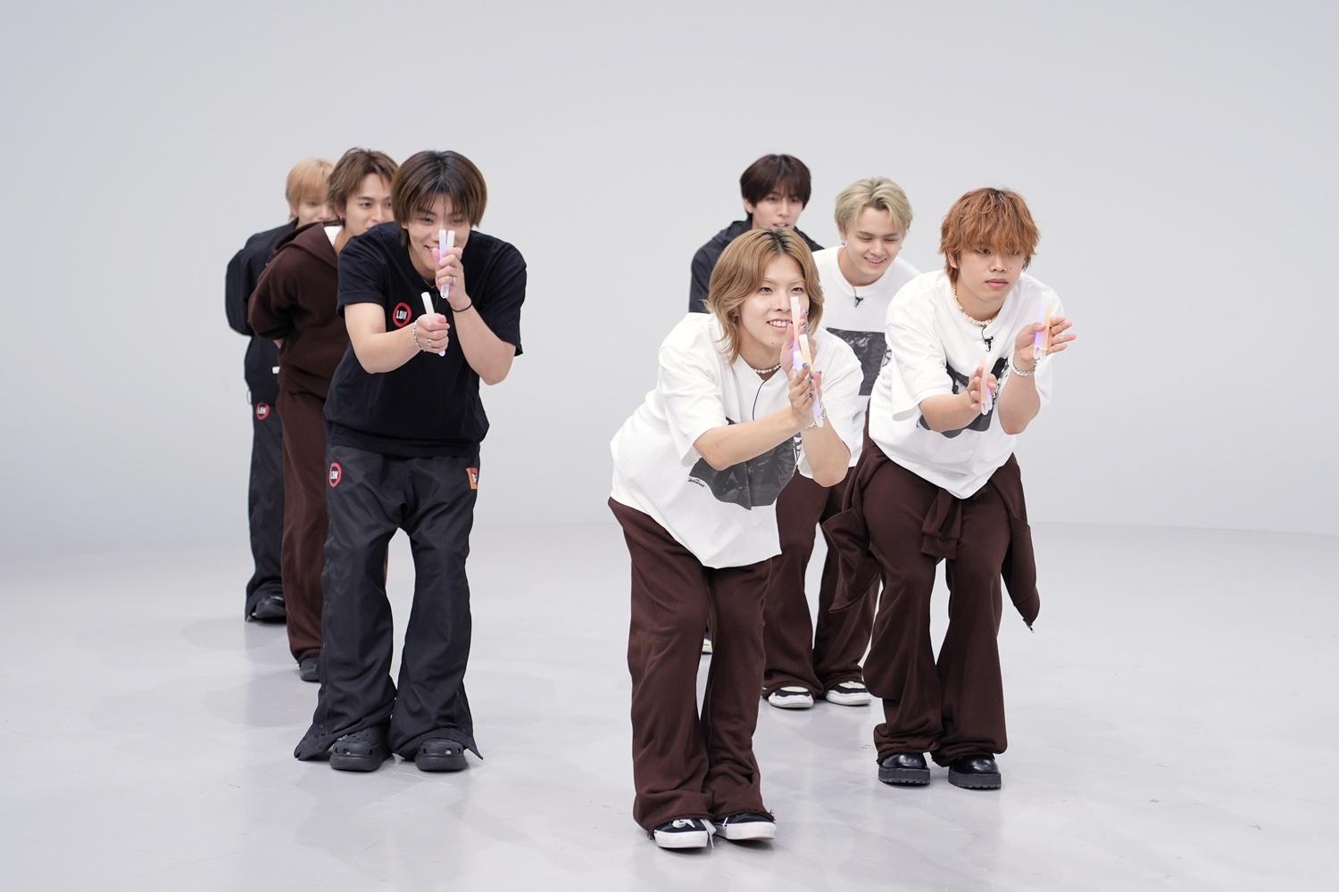 M！LK「好きすぎて滅！」でサイリウムパフォーマンス！光&times;ダンスの融合で魅せる