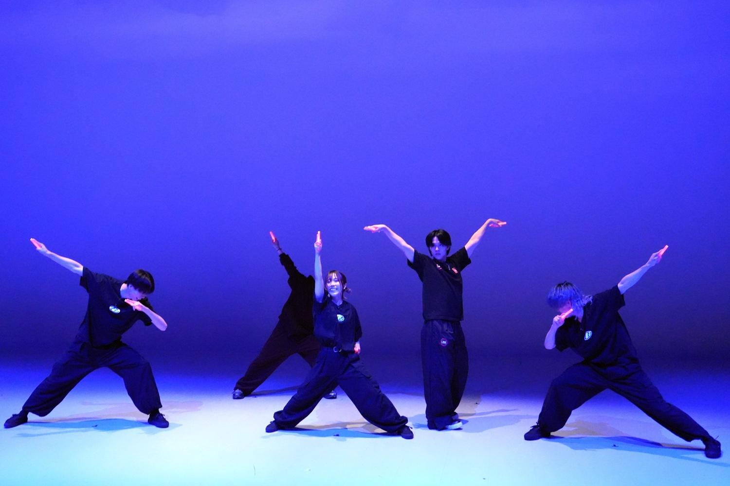 M！LK「好きすぎて滅！」でサイリウムパフォーマンス！光&times;ダンスの融合で魅せる
