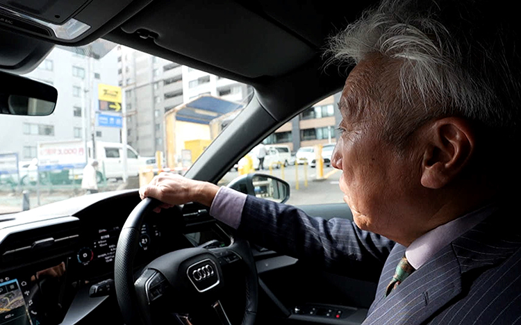 シニアドライバー新時代！高齢者の運転技術を診断する最新アプリ