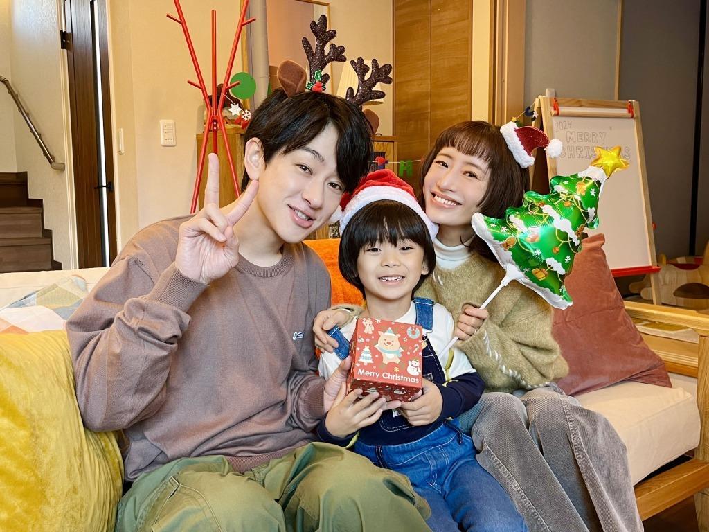 「元科捜研の主婦」クリスマス家族写真