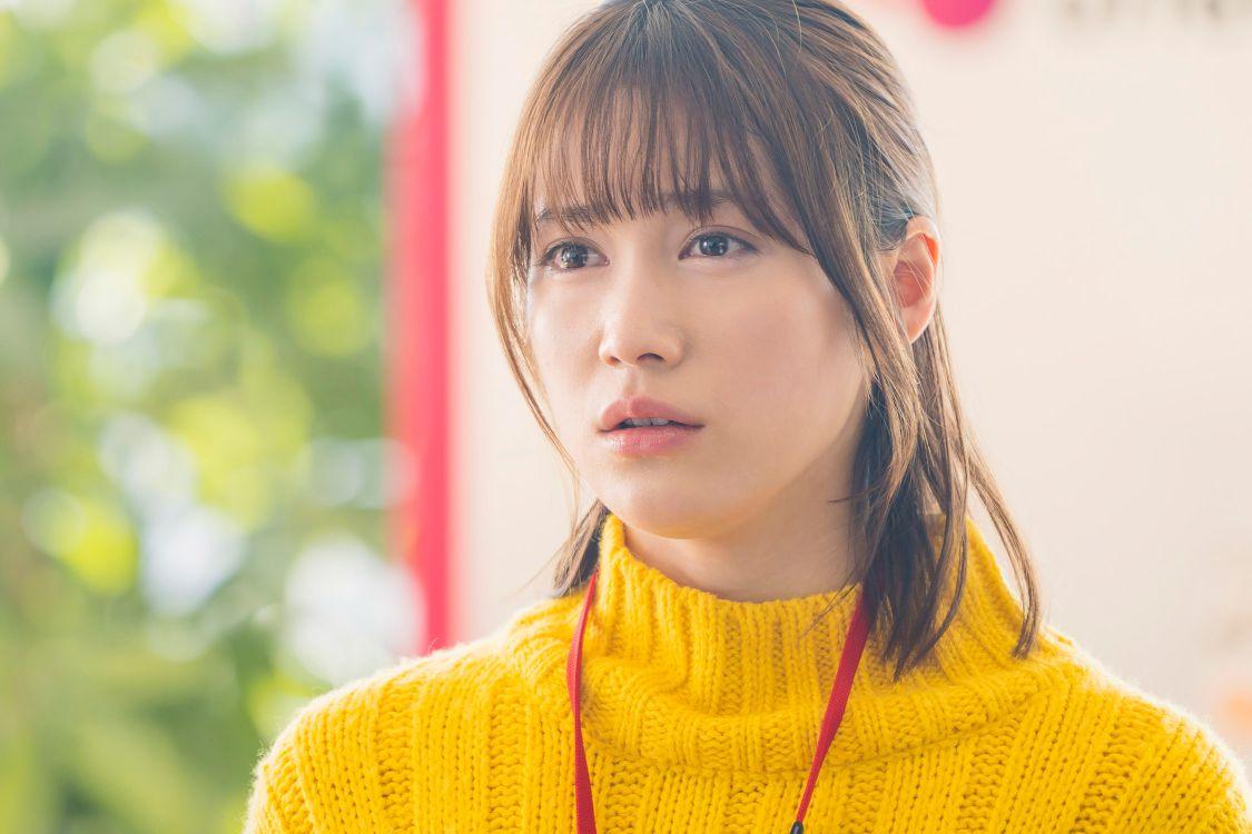 ©志茂・ぶんか社/「部長と社畜の恋はもどかしい」製作委員会 シャチ恋場面写真