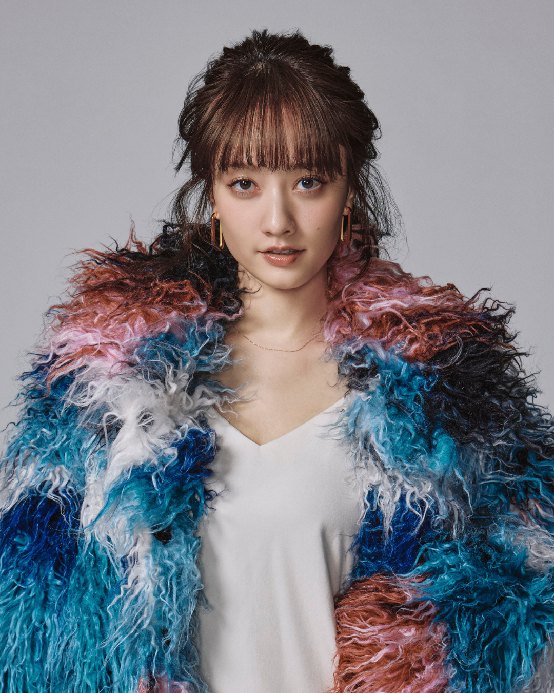 「⼈は⾒た⽬じゃないと思ってた。」谷まりあ