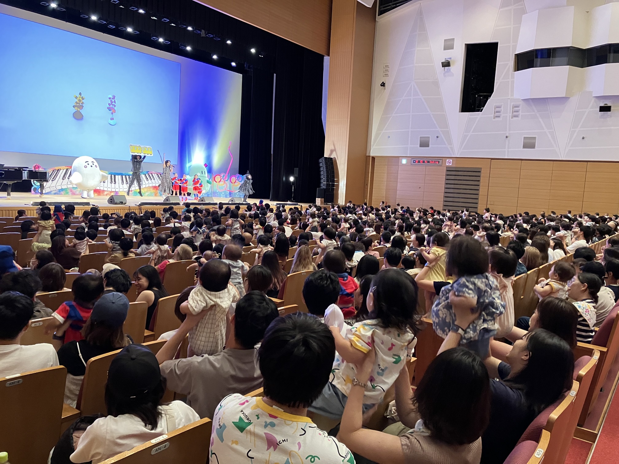 ©テレビ東京 ぷしゅソングフェス 大阪公演の様子