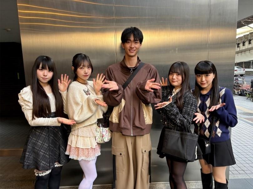 松下由樹主演！毎週金曜深夜24時12分放送◆ドラマ24「ディアマイベイビー～私があなたを支配するまで～」OP「すき、きらい」を歌うファントムシータがカメオ出演決定！野村康太とのオフショットも大公開！！＼さらに、恵子の狂愛ワードを身に纏える！？番組公式グッズ発売決定！／