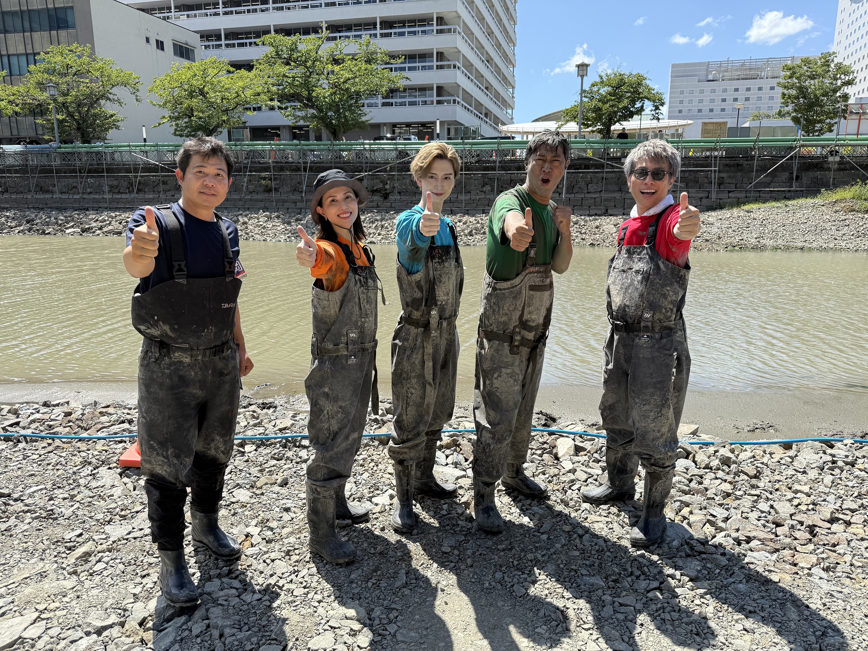 池の水