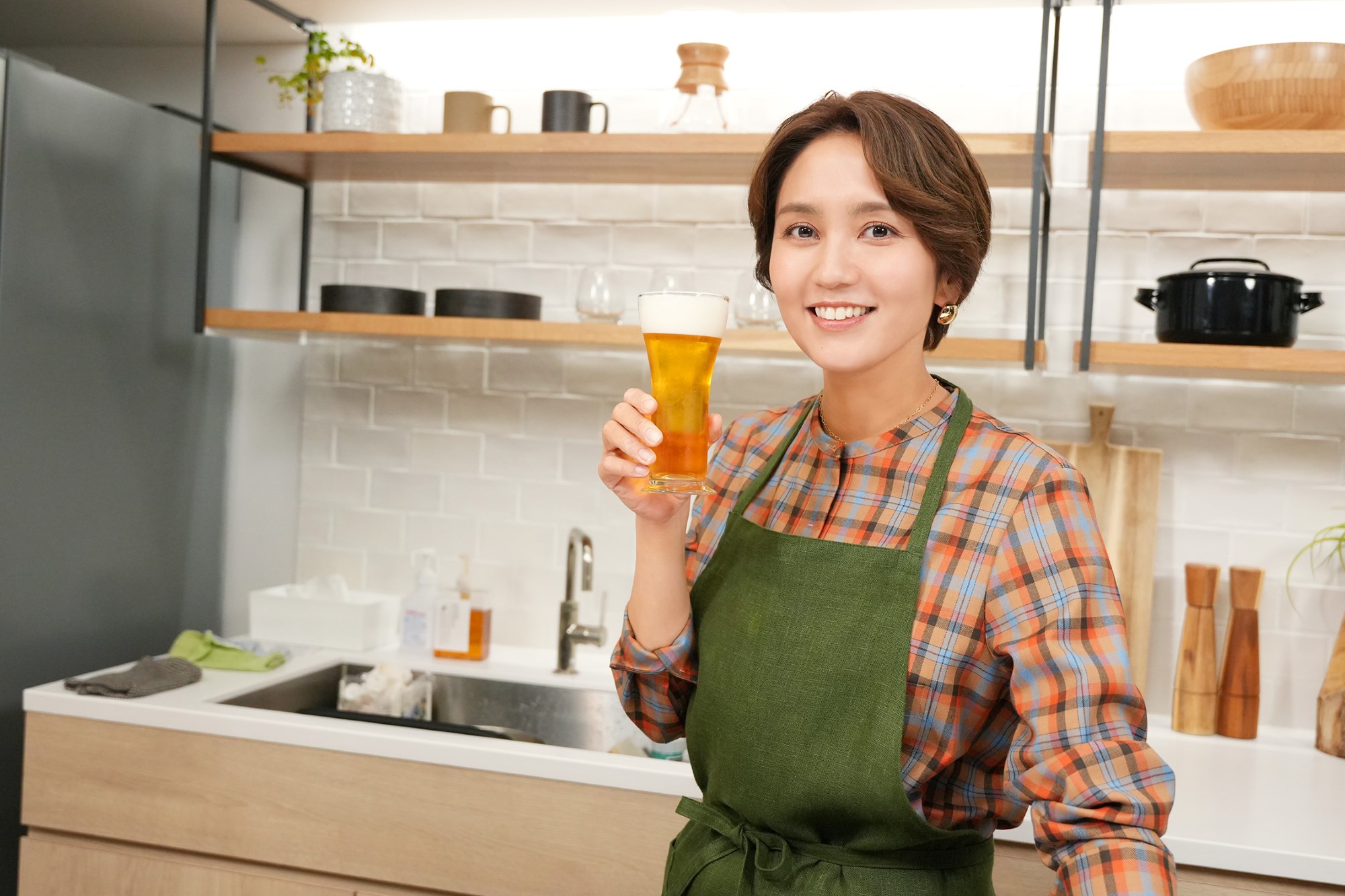 1月25日（木）・ 2月1日（木）放送決定！料理家・食育インストラクターの和田明日香が“宅飲み”を開催！「我こそは料理好き！酒好き！」と自称するゲストを招き、食材選びから台所の片づけまで、和田明日香流の「おもてなしのすべて」を裏表なくお届け