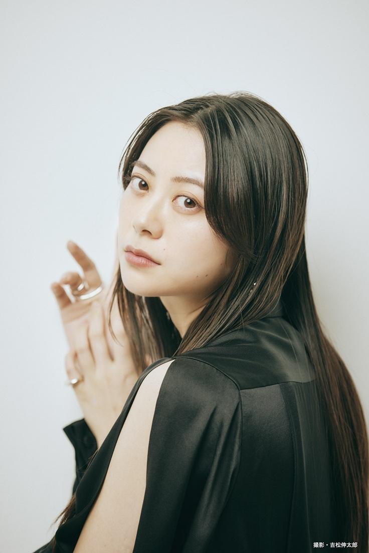山下リオさん(アー写)