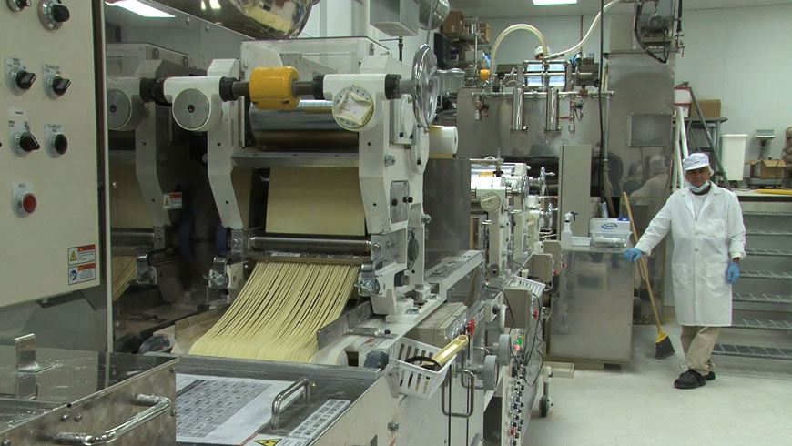 今、世界では日本食が大ブーム。その陰に、ハイテクな日本製食品ロボットの存在が！