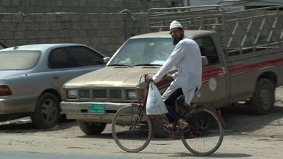 UAEでママチャリに乗る人