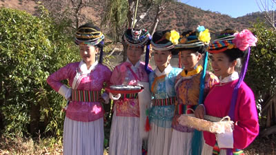 「女性の天下」中国少数民族モソ族