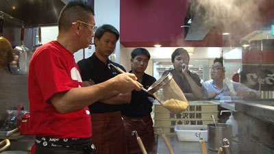 富山の「麺家　いろは」に研修に来たタイ人