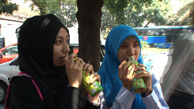 インドネシア　ペットボトルの緑茶飲料ブーム