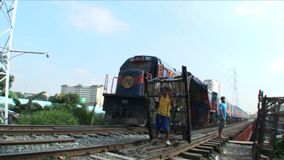 反中の影響で鉄道計画が頓挫…