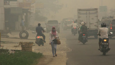 インドネシアの街を覆うヘイズ