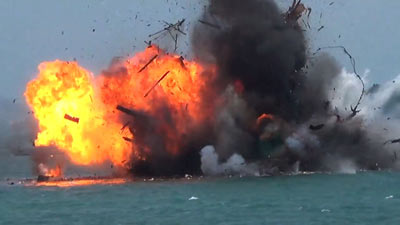 南シナ海の密漁船を爆破