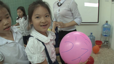日本語を学ぶ子供たち