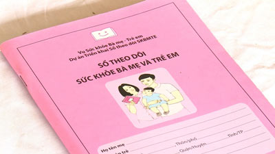 日本のものをもとに作られた　“ベトナム版母子手帳”