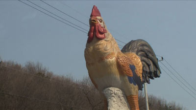 チキン像がシンボルのチキン大学