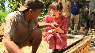宝石採掘現場の山口さん