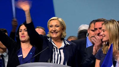 フランス大統領選で決選投票に進んだ極右政党「国民戦線」のマリーヌ・ルペン候補